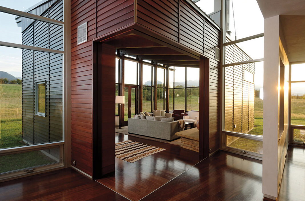 Take a Tour of a Harry Teague–Commissioned Family Compound Take a Tour of a Harry Teague–Commissioned Family Compound